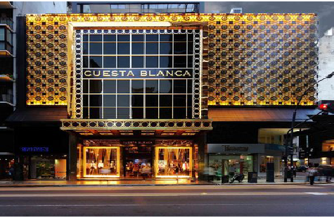  鄢陵门头设计与商业空间的纽带。